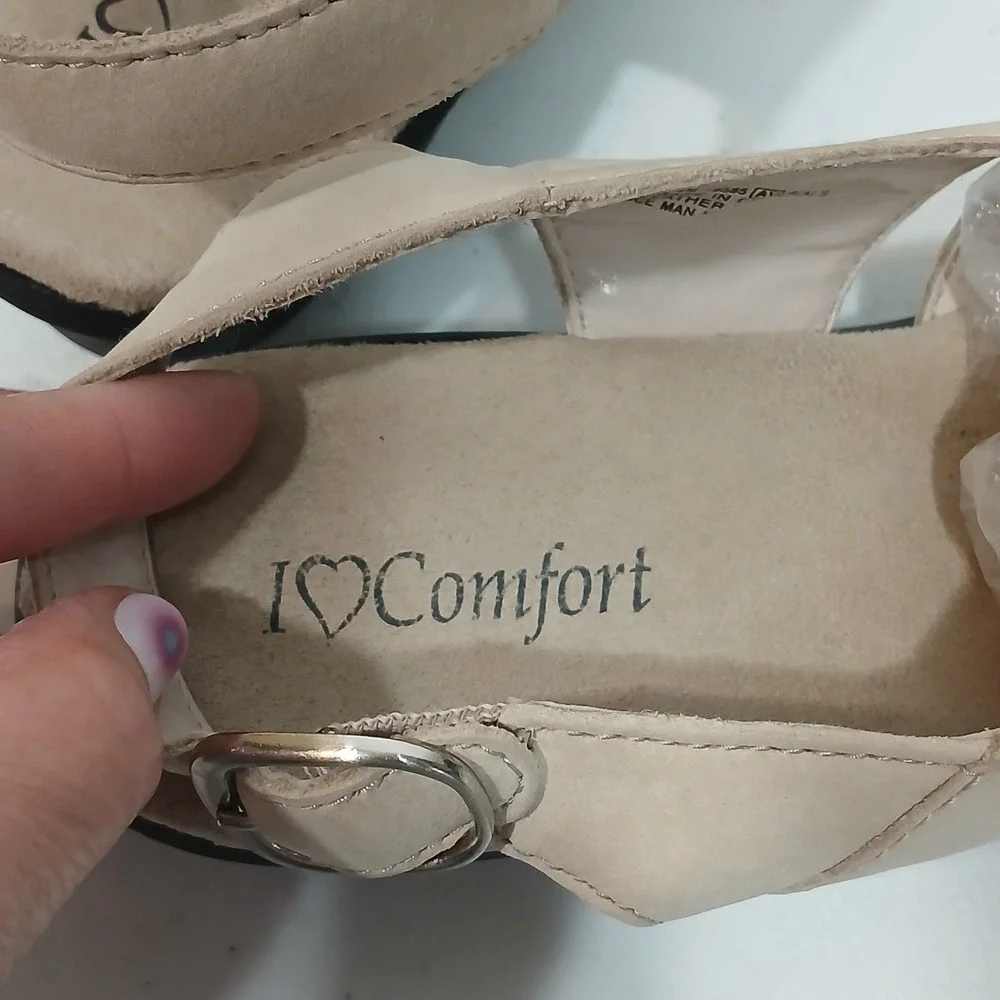 I Love Comfort Blythe Beige Women's Wedge‎  Sandals Size 8